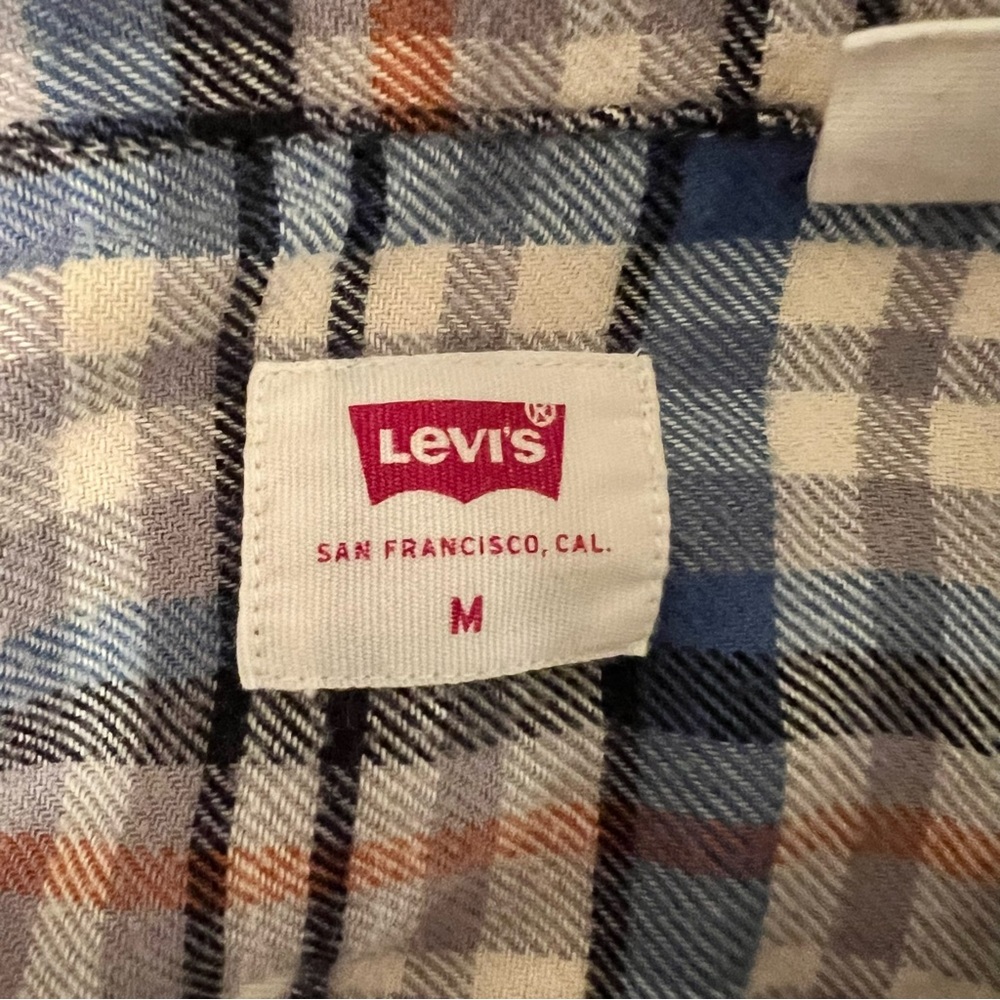 Levi's Flannel Oversized Relaxed Fit Shirt Women’s size Medium - Picture 6 of 8